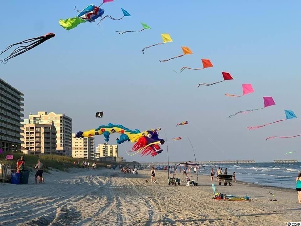 Beautiful Beachfront-Oceanfront First Floor 2Br 2Ba Condo In Cherry Grove, North Myrtle Beach! Renovated With A Fully Equipped Kitchen, 3 Separate Beds, Pool, Private Patio & Steps To The Sand! 外观 照片