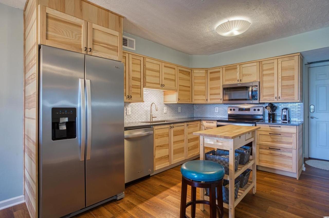 Beautiful Beachfront-Oceanfront First Floor 2Br 2Ba Condo In Cherry Grove, North Myrtle Beach! Renovated With A Fully Equipped Kitchen, 3 Separate Beds, Pool, Private Patio & Steps To The Sand! 外观 照片