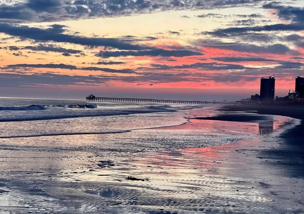 Beautiful Beachfront-Oceanfront First Floor 2Br 2Ba Condo In Cherry Grove, North Myrtle Beach! Renovated With A Fully Equipped Kitchen, 3 Separate Beds, Pool, Private Patio & Steps To The Sand! 外观 照片